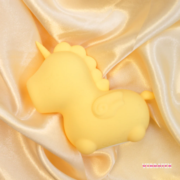 Unihorn Bean Blossom Clitoral Stimulator - Image 2